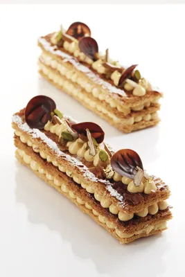 Наполеон: історія класичного десерту